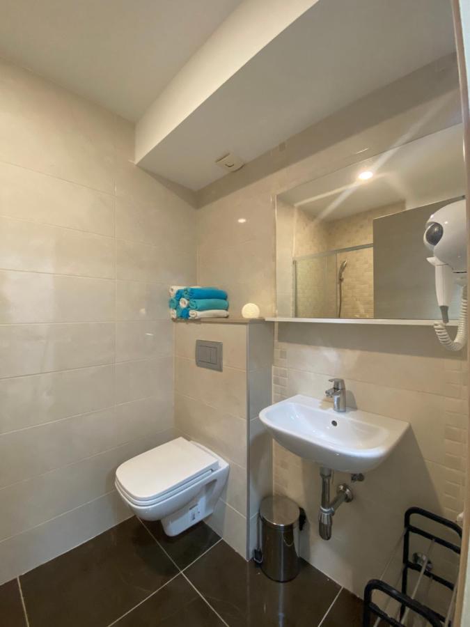 Comfort Studio With Sea View And Swimming Pool Bečići Buitenkant foto