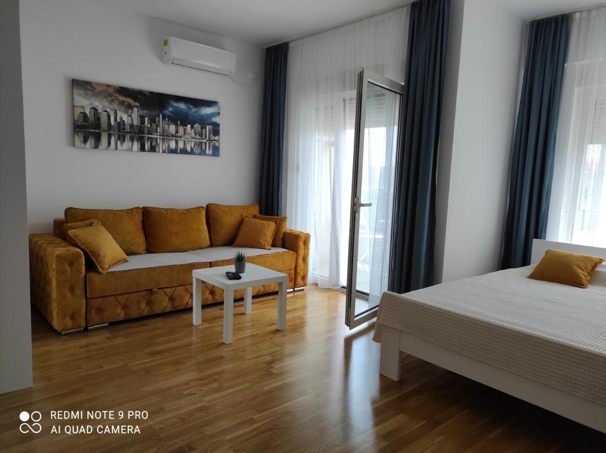 Comfort Studio With Sea View And Swimming Pool Bečići Buitenkant foto