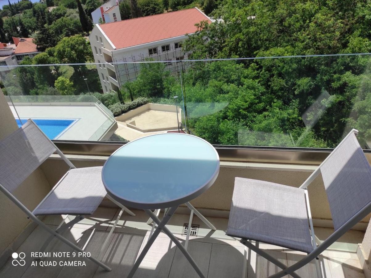 Comfort Studio With Sea View And Swimming Pool Bečići Buitenkant foto