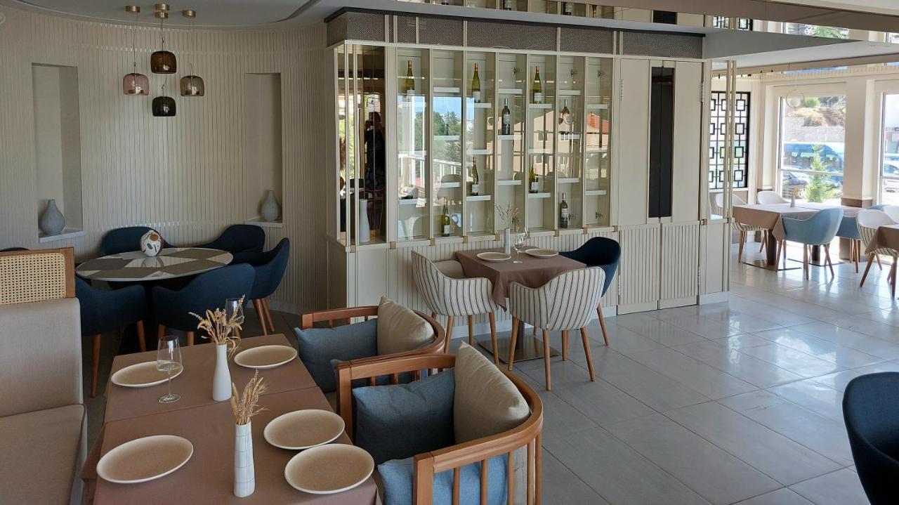 Comfort Studio With Sea View And Swimming Pool Bečići Buitenkant foto
